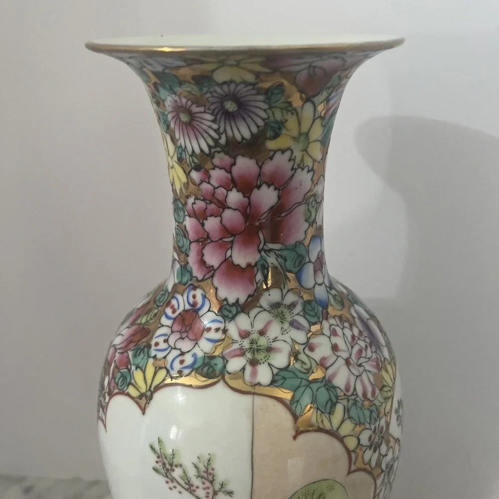 Vintage Asian Porcelain Vase‎ Floral Scene Figures Gold Trim Large
